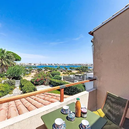 L'ile Des Marinas By Interhome